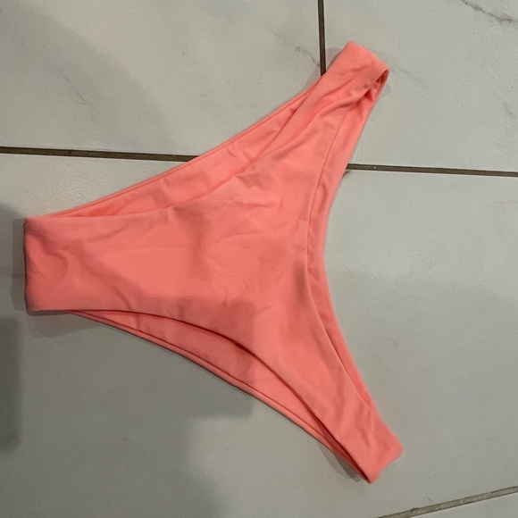 Zaful bathing suit too and bottoms - Picture 4 of 4